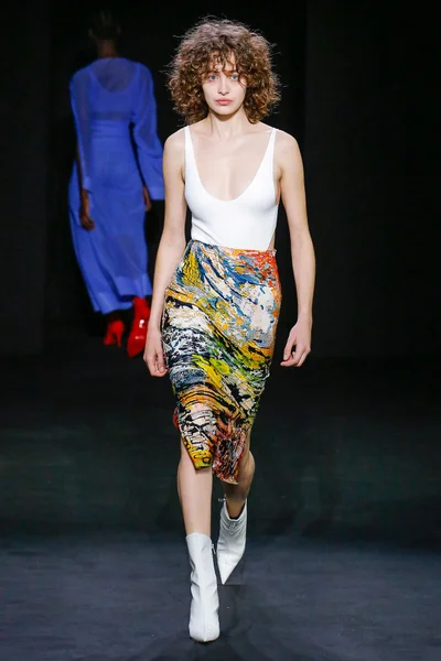 Look 25
